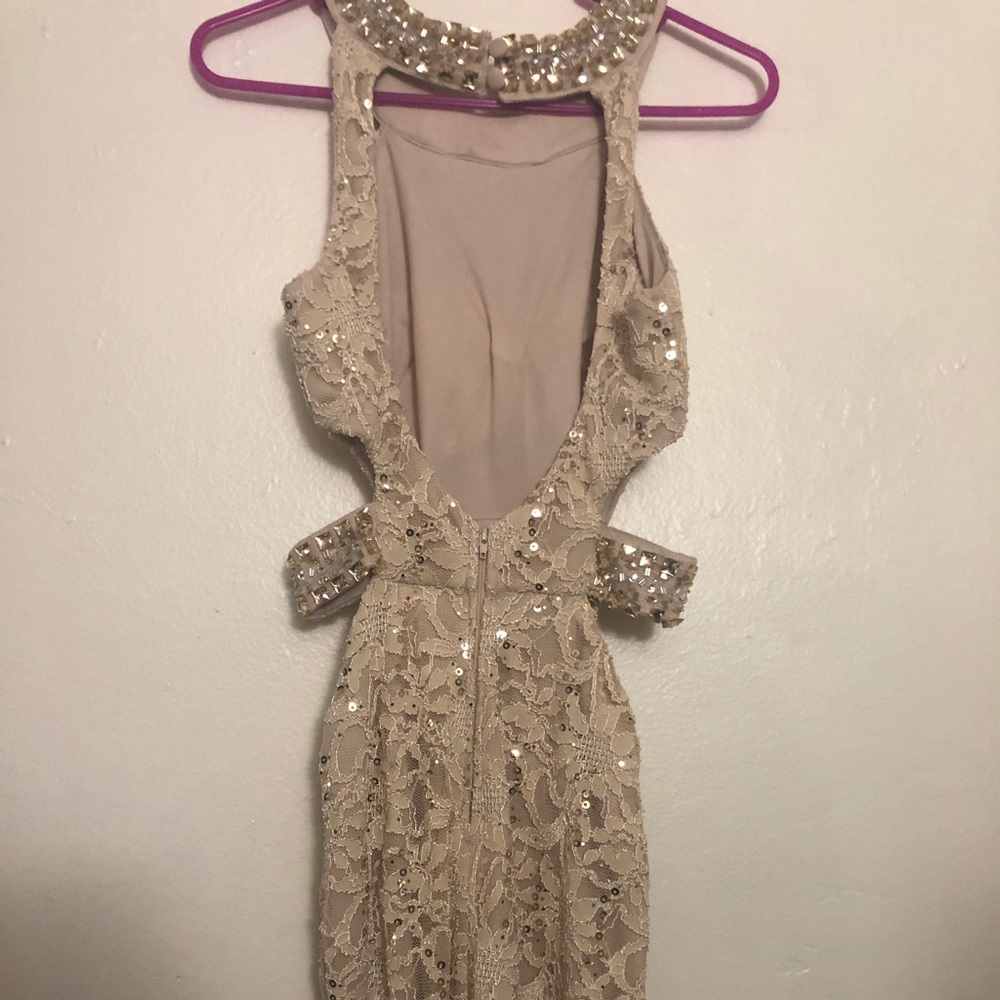 Dress - Picture 4 of 4